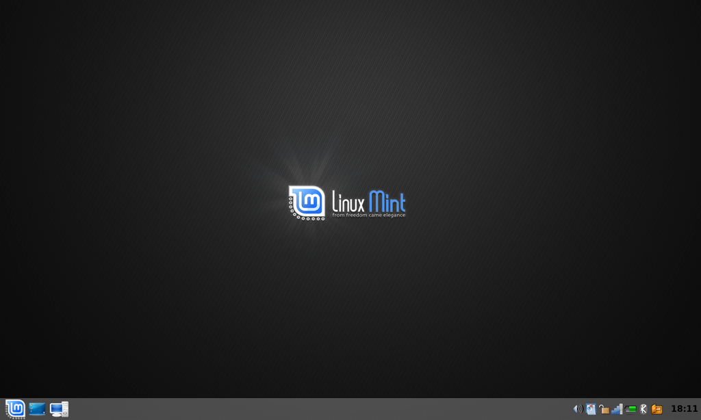 Linux Mint 5.0 (Elyssa) with KDE 3.png